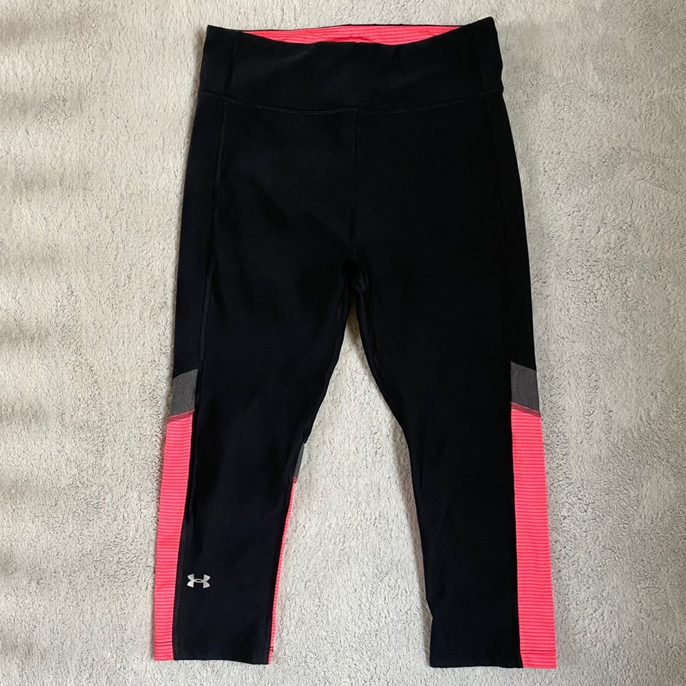 Under Armour Medium Cropped Mid-Calf Leggings